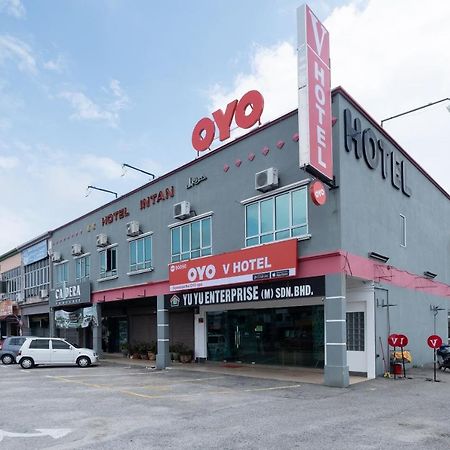Oyo 90050 V Hotel Teluk Intan Eksteriør billede