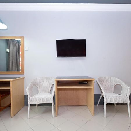 Oyo 90050 V Hotel Teluk Intan Eksteriør billede
