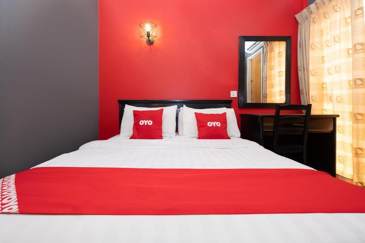 Oyo 90050 V Hotel Teluk Intan Eksteriør billede