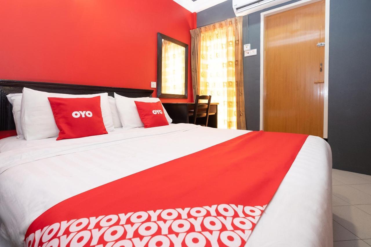 Oyo 90050 V Hotel Teluk Intan Eksteriør billede
