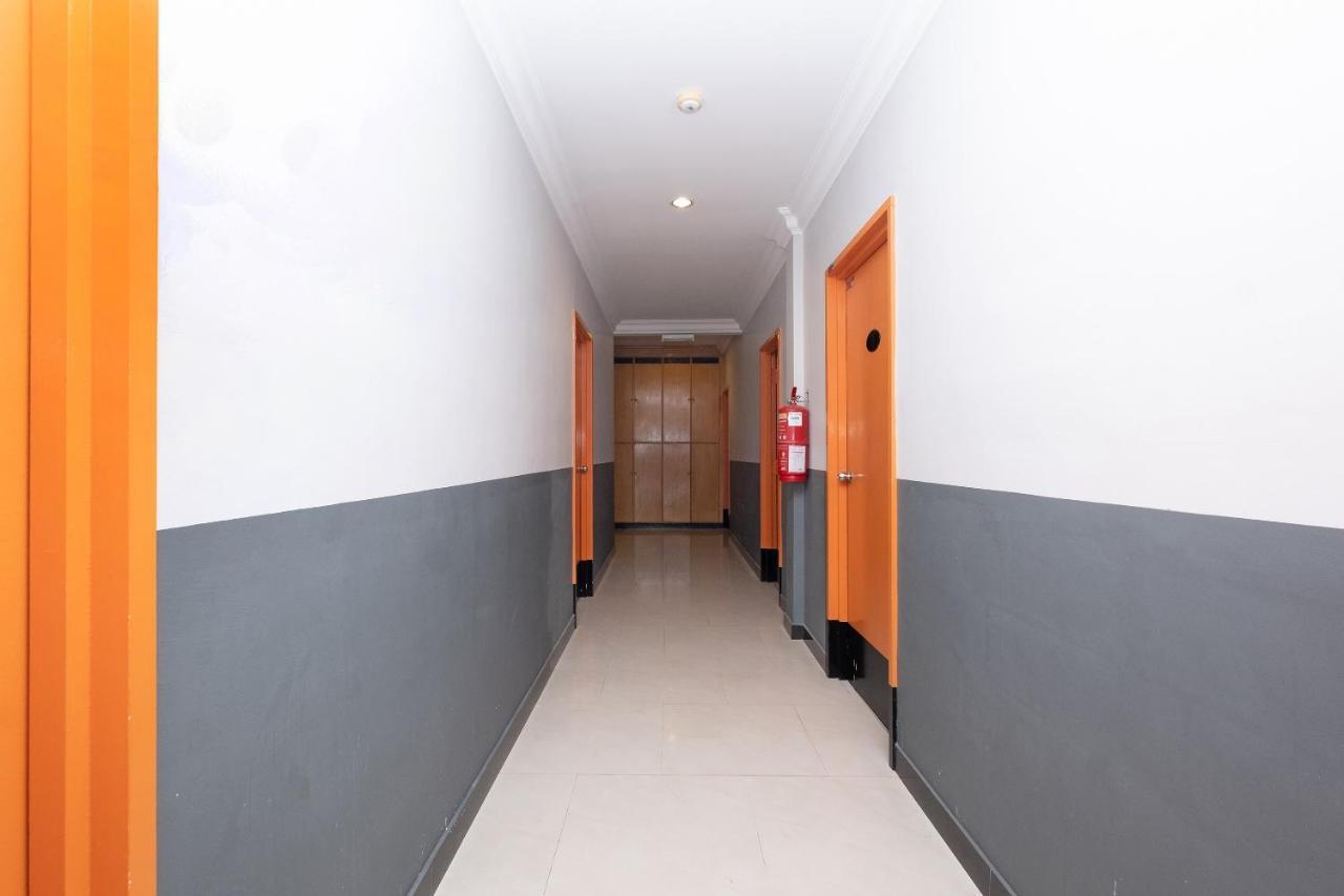 Oyo 90050 V Hotel Teluk Intan Eksteriør billede
