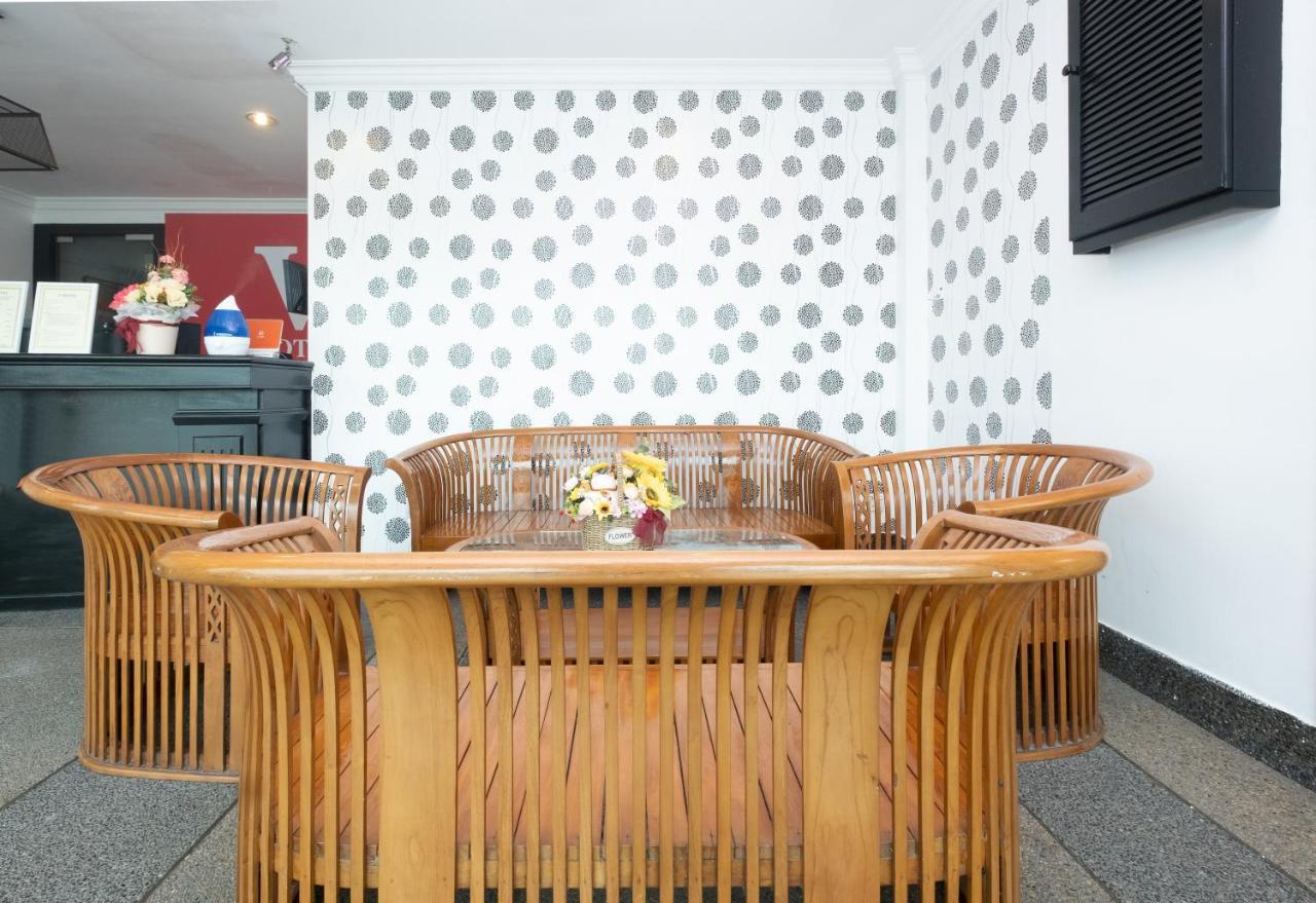 Oyo 90050 V Hotel Teluk Intan Eksteriør billede