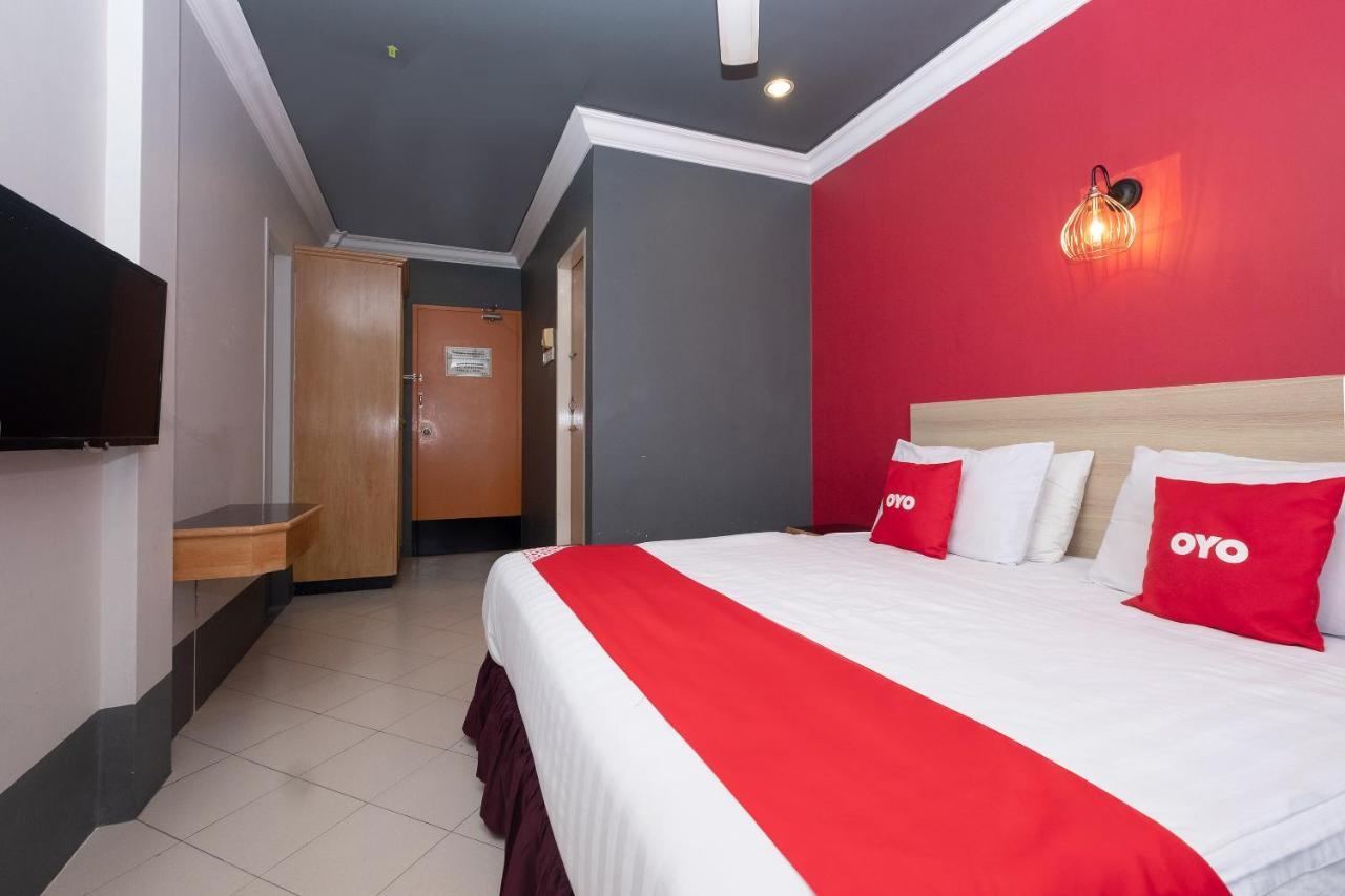 Oyo 90050 V Hotel Teluk Intan Eksteriør billede