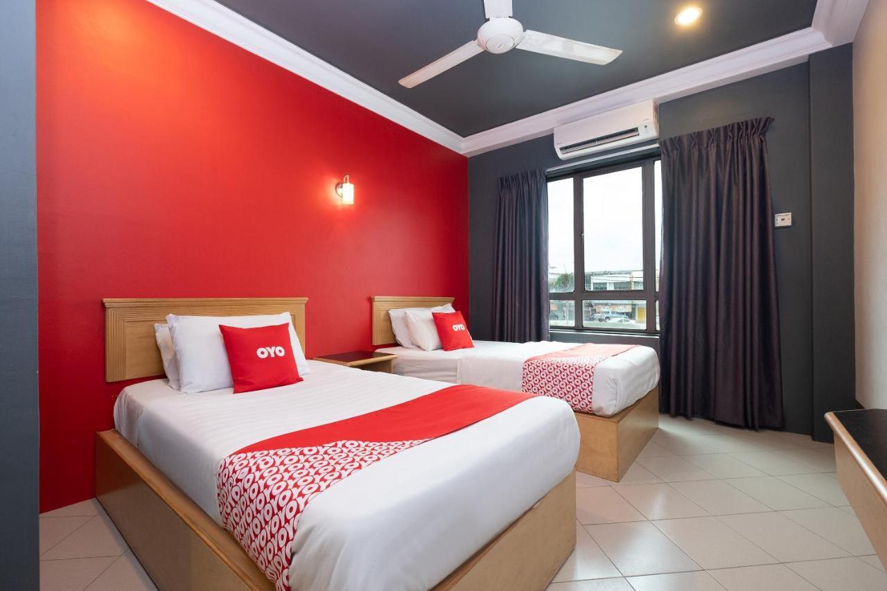 Oyo 90050 V Hotel Teluk Intan Eksteriør billede