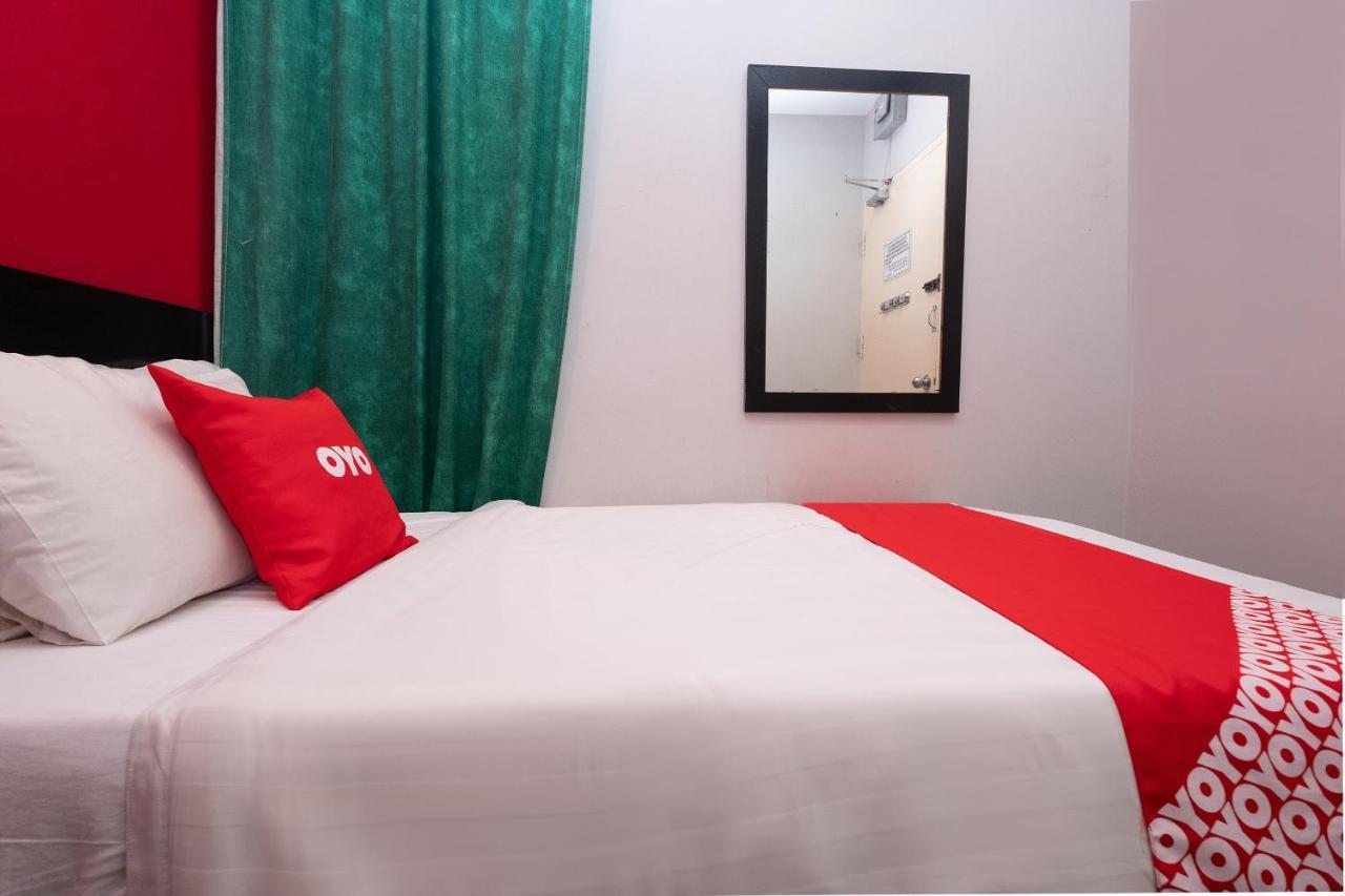 Oyo 90050 V Hotel Teluk Intan Eksteriør billede