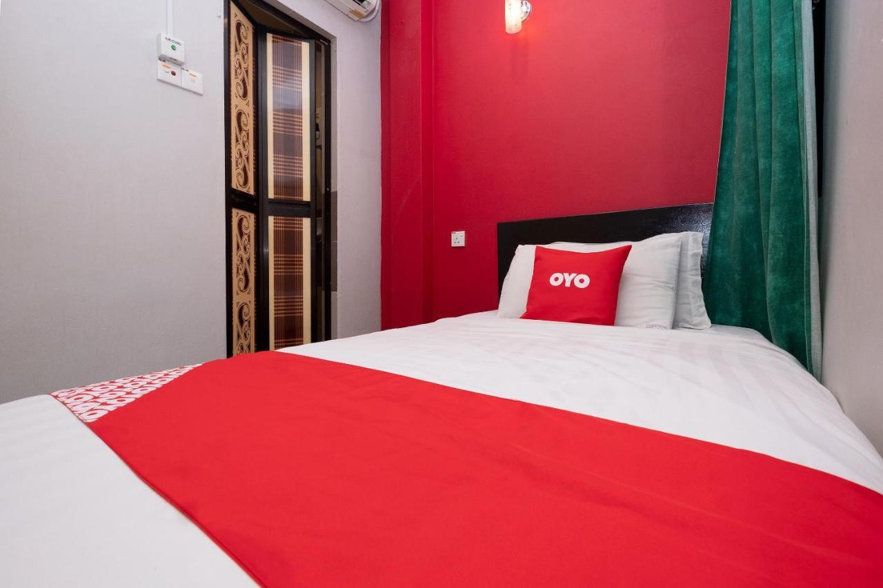 Oyo 90050 V Hotel Teluk Intan Eksteriør billede