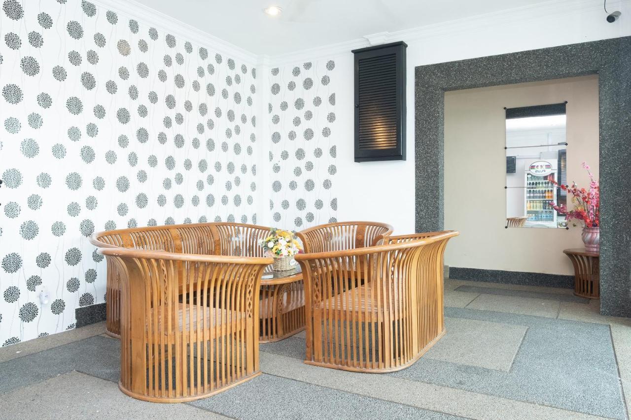Oyo 90050 V Hotel Teluk Intan Eksteriør billede