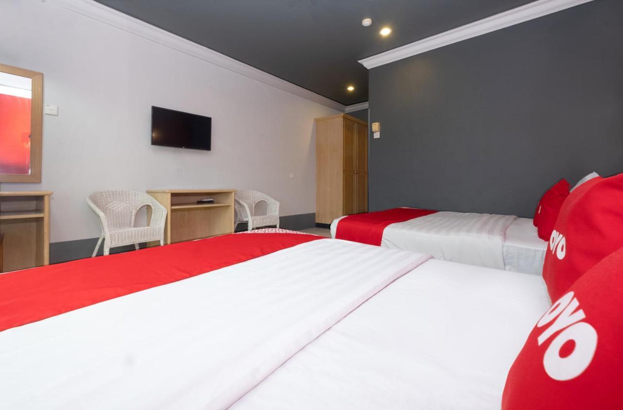 Oyo 90050 V Hotel Teluk Intan Eksteriør billede
