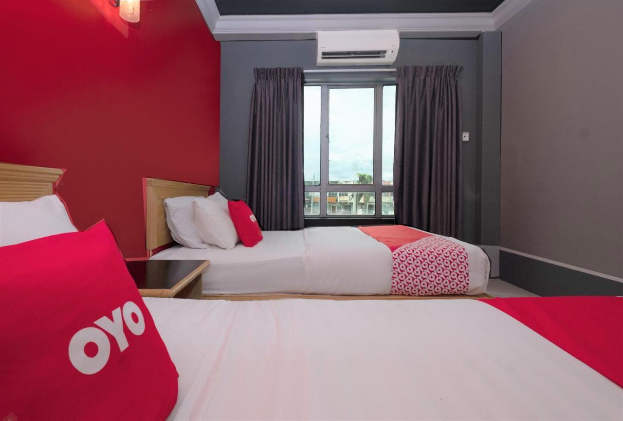 Oyo 90050 V Hotel Teluk Intan Eksteriør billede