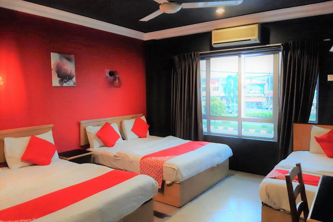 Oyo 90050 V Hotel Teluk Intan Eksteriør billede