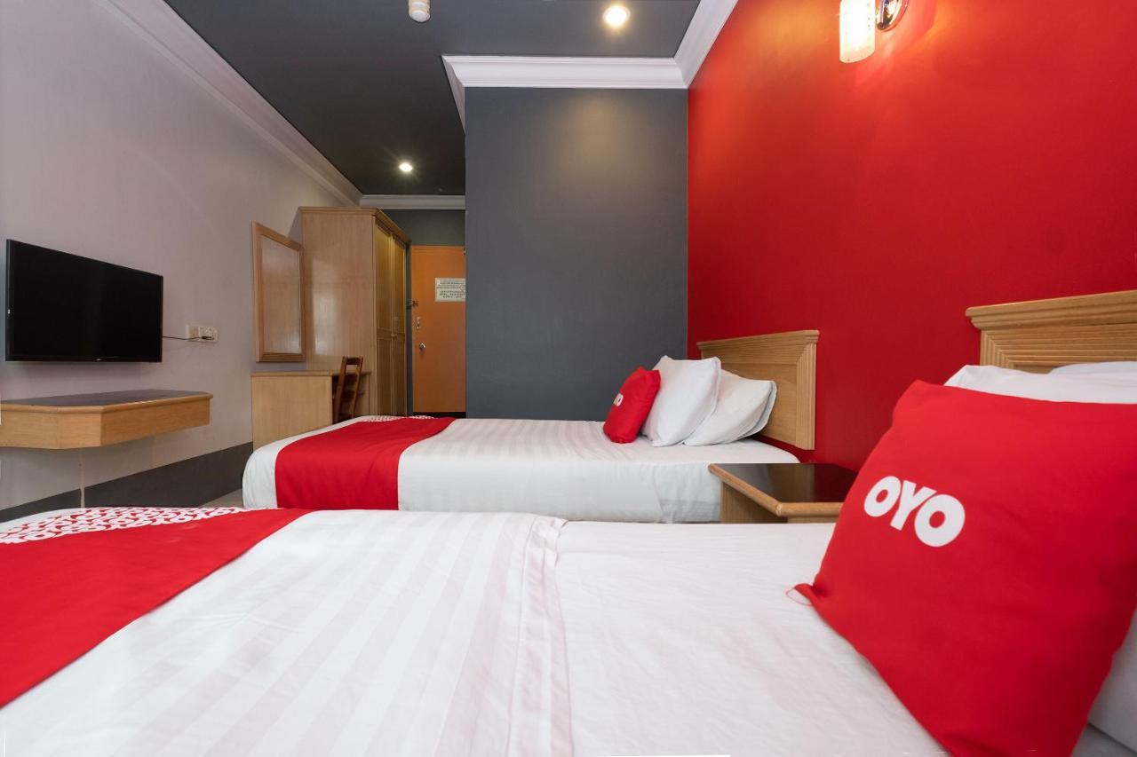 Oyo 90050 V Hotel Teluk Intan Eksteriør billede