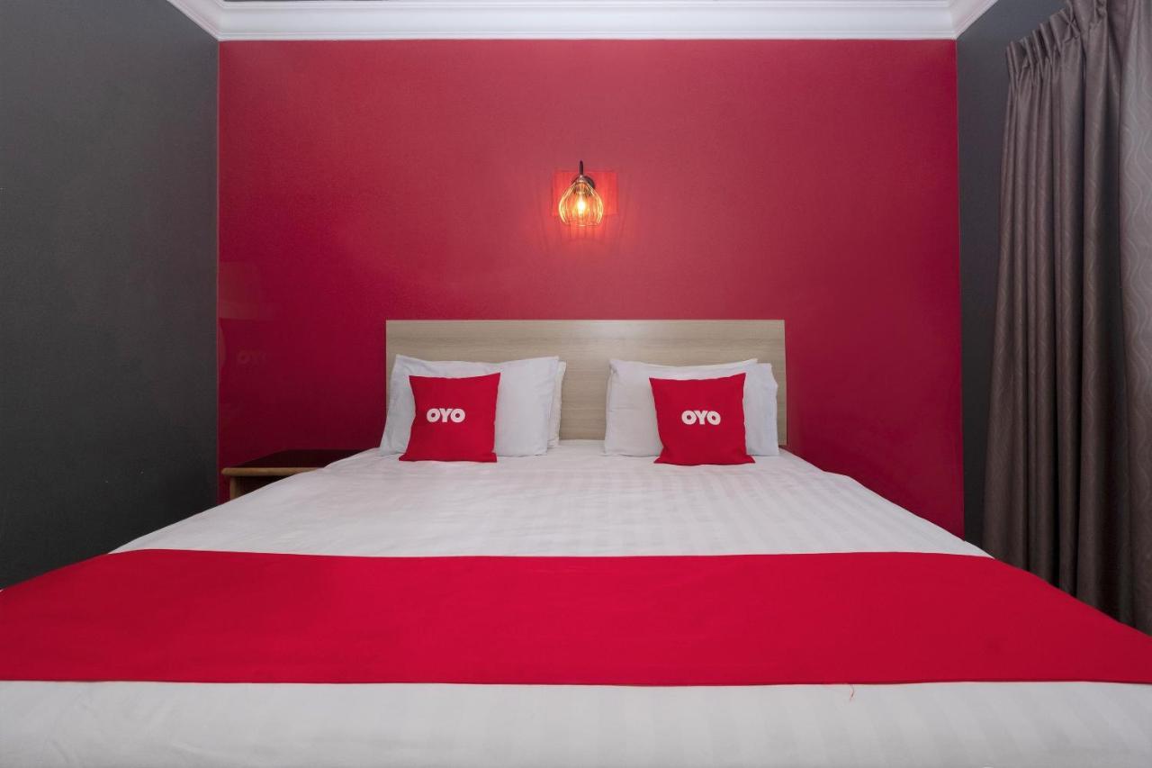 Oyo 90050 V Hotel Teluk Intan Eksteriør billede