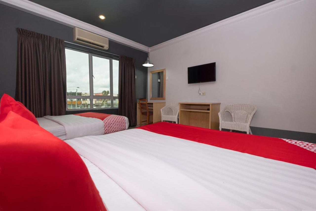 Oyo 90050 V Hotel Teluk Intan Eksteriør billede