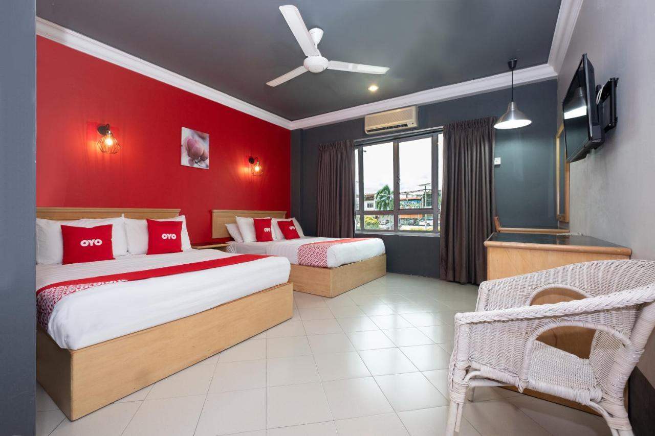 Oyo 90050 V Hotel Teluk Intan Eksteriør billede