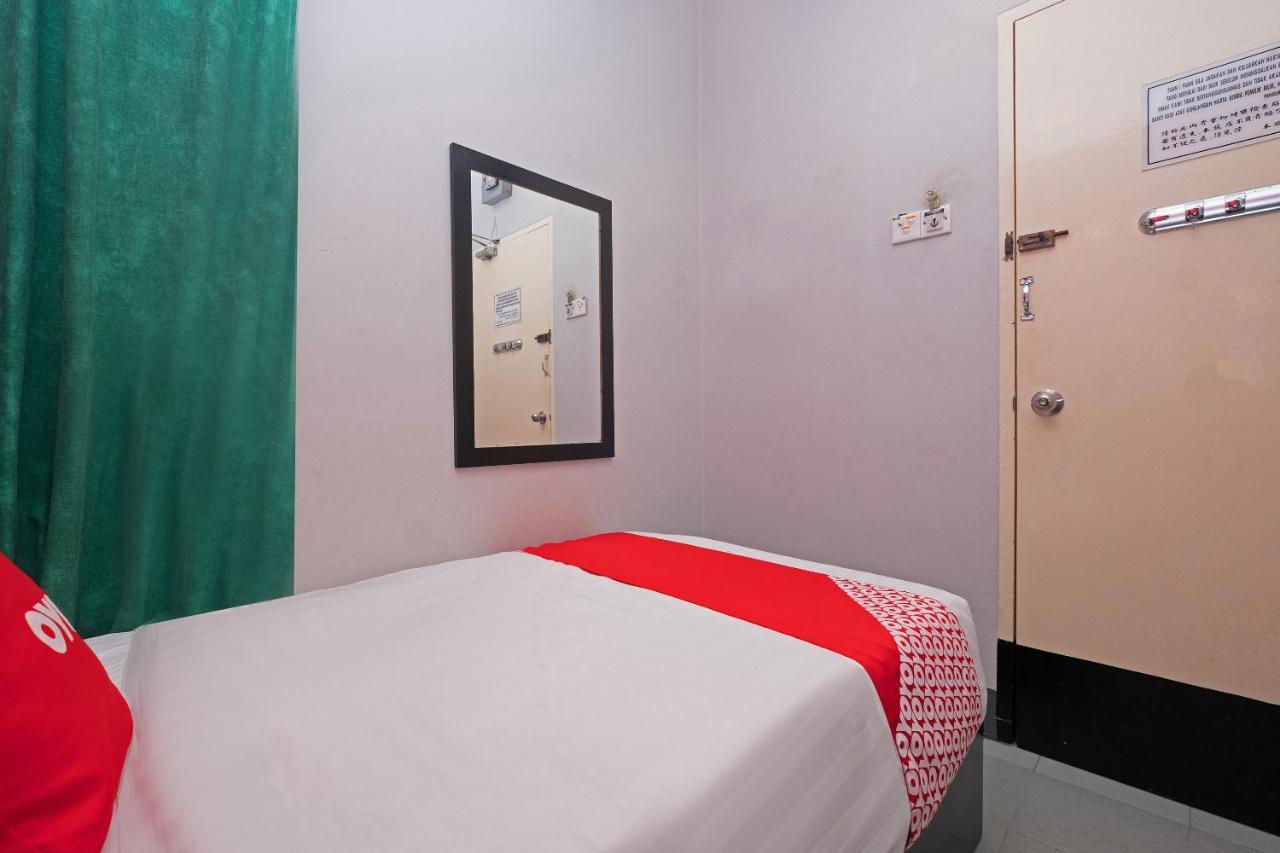 Oyo 90050 V Hotel Teluk Intan Eksteriør billede
