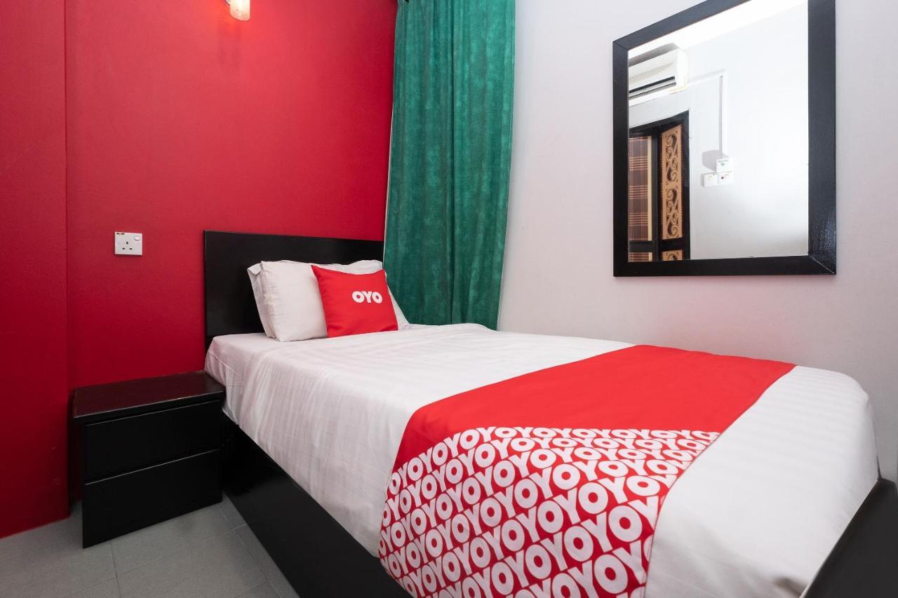 Oyo 90050 V Hotel Teluk Intan Eksteriør billede
