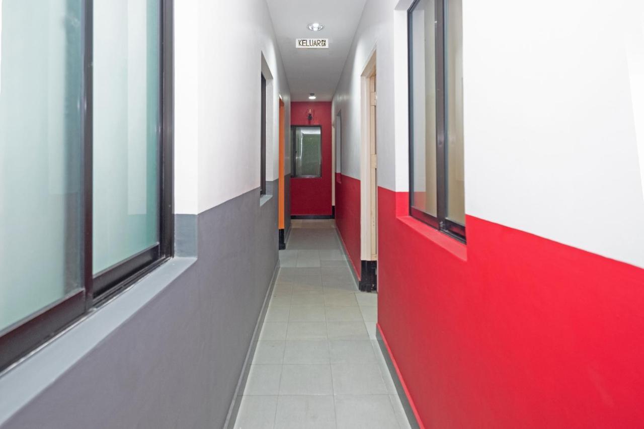 Oyo 90050 V Hotel Teluk Intan Eksteriør billede