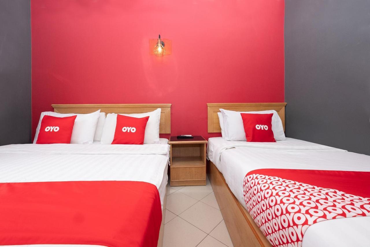 Oyo 90050 V Hotel Teluk Intan Eksteriør billede