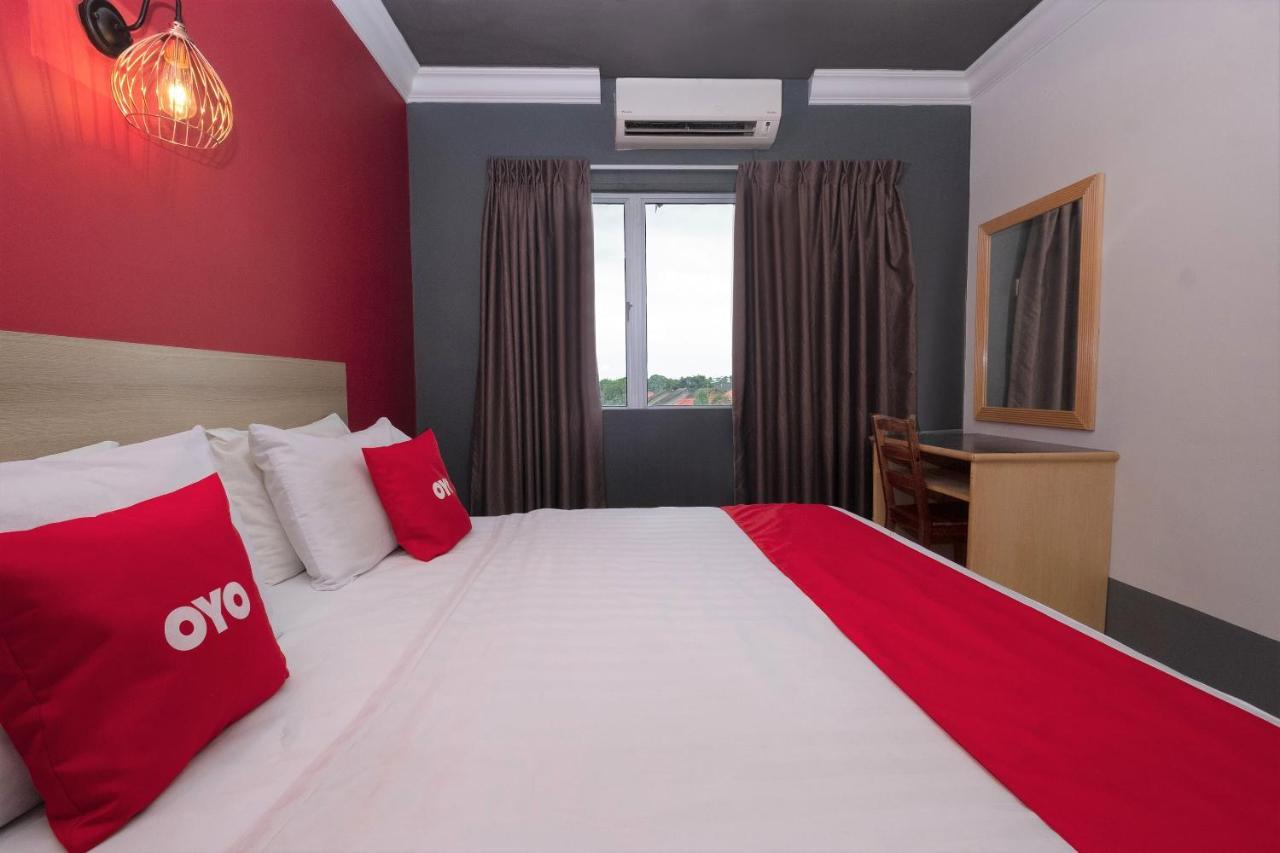 Oyo 90050 V Hotel Teluk Intan Eksteriør billede