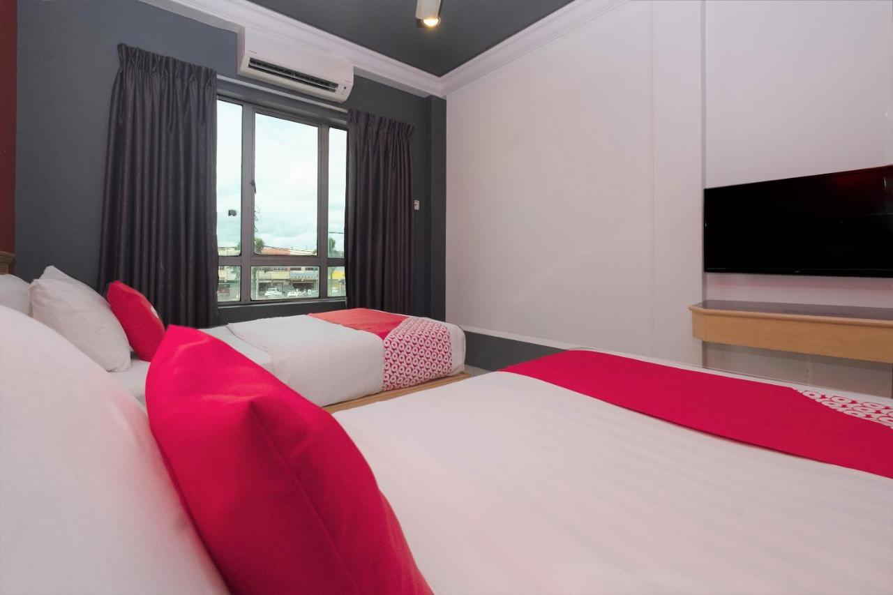 Oyo 90050 V Hotel Teluk Intan Eksteriør billede