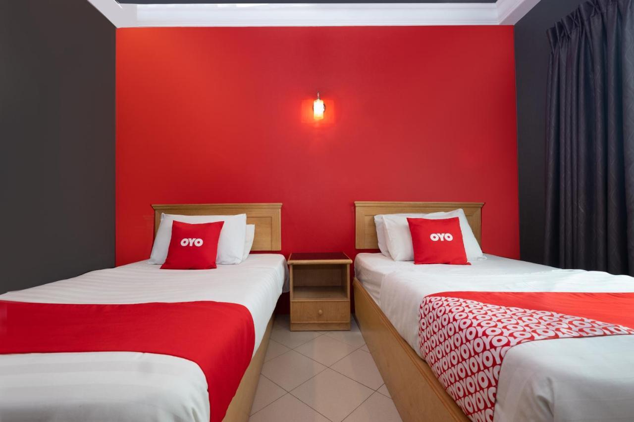 Oyo 90050 V Hotel Teluk Intan Eksteriør billede