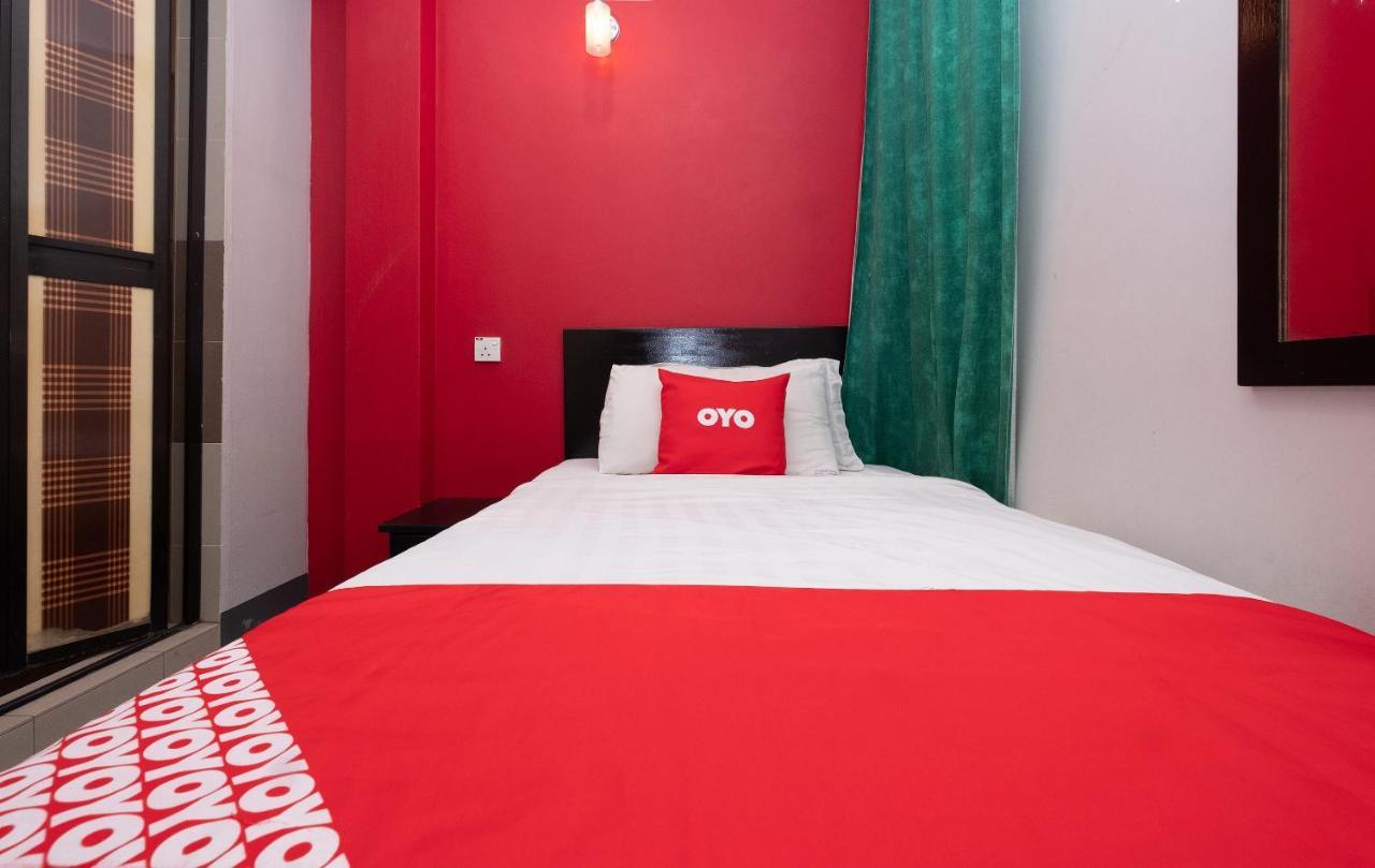Oyo 90050 V Hotel Teluk Intan Eksteriør billede